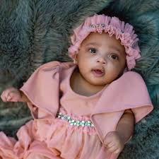Usain bolt and his girlfriend kasi bennett. Usain Bolt Shares Photos Of Baby Daughter Olympia