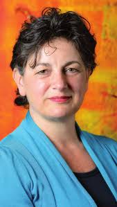 Weekblad voor hét nieuws uit Nuenen c.a. De enige openbare kunsthuiskamer  van Nuenen exposeert 'het woord'