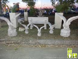 Gli elementi di arredo giardino in cemento, tra cui le fontane da giardino in cemento, sono tra i più apprezzati. Manufatti In Cemento Arredo Giardino Lecce