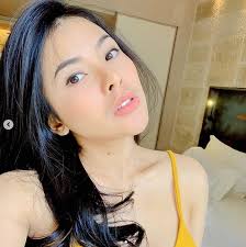 Jadi guys kita mau telepon amanda manopo, aku mau kenalin dia sama elvia cerolline, kata billy syahputra di channel youtubenya, senin (17/8/2020). Elvia Cerolline Mantan Billy Syahputra Yang Disomasi Pacar Sejenisnya