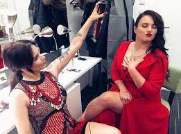 This analytics report shows ewa_farna93's audience demographic percentage for key statistic like number of followers, average engagement rate, topic of. Pani Ewa Farna Nasoukala Svoje Nadra Do Rude A Koule Cz Lifestyle V Kostce Nebo Spis V Kouli