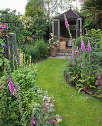 Cool 30 Beautiful Small Cottage Garden Design Ideas For Backyard Inspiration Http Goodsgn Com Gardens 30 Beautiful Small Cotta Tuin Ideeen Tuin Cottage Tuin