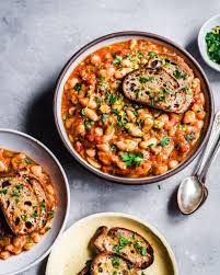 Reduce heat to a simmer and cook, stirring occasionally, until beans are very tender and the liquid has thickened, about 30 minutes. Vegan Instant Pot White Bean Stew Rainbow Plant Life