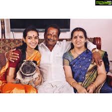 In 2012, sasikala was expelled from the aiadmk by jayalalithaa for keeping in touch with her family. Sanchana Natarajan Nota Actress Family Mother Dad Gethu Cinema