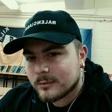 A Burger King in Puerto Rico has been redesigned with #MWII branding...🍔