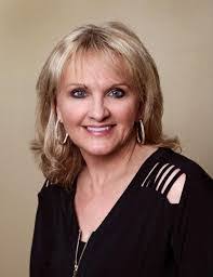 Dianne Bates's Instagram, Twitter & Facebook