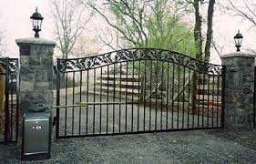 Iron gate builders ei tegutse valdkondades hoonete ehitus, ehitus majade, peatöövõtjad, ettevõtte juhtimine. Difranco Gate Fence Company