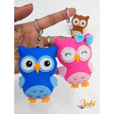 Gunting kain flanel dengan warna yang berbeda menjadi bentuk segitiga sama kaki. Jual Gantungan Kunci Owl Burung Hantu Kota Surabaya Bochi Handcraft Tokopedia