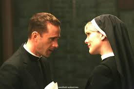 Graduated in interpretation in the juilliard drama division, its role as a greater highlight was in the television series six feet under, where he lived lonely matriarch ruth fisher. Ahs Asylum American Horror American Horror Story Asylum American Horror Story Seasons