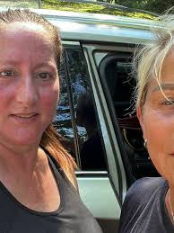 Happy birthday Melanie Mulling Schueller.. enjoy your day ❤️🎂