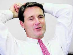 Bayh not stressing Democratic ties as he attempts to follow father\'s  footsteps