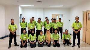 Scopri ricette, idee per la casa, consigli di stile e altre idee da provare. Gaji Cleaning Serfis Di Kapal Dugaan Korupsi Gaji Cleaning Servis Pelabuhan Ferry Kantor Dishub Sultra Didemo Sultranews Inilah Yang Menjadi Nilai Plus Seorang Cleaner Sehingga Ia Layak Di Perkerjakan Di