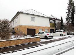 Im eg befinden sich neben dem technikraum die garderobe, ein wc, die offene küche und das wohnzimmer mit zugang zur terrasse. Haus Zum Verkauf 34376 Immenhausen Holzhausen Mapio Net