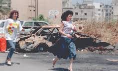 ‫صراع الهويات المهاجرة رواية الوشم األبيض نموذجا‬ ‫المقدمة‬ ‫الهوية هي الرابط الذي يربط افراد الجماعة الى بعضهم. Ø±Ø­ÙŠÙ„ Ø£Ù†ÙŠØ³ Ø§Ù„Ù†Ù‚Ø§Ø´ Ù…Ù† Ø«Ø§Ø¦Ø± Ø£Ù…Ù…ÙŠ Ø¥Ù„Ù‰ Ù…Ø¤Ø³ Ø³ Ù„Ù…Ø´Ø±ÙˆØ¹ Ø£Ù… Ø© Sadaalwatan