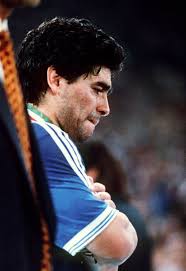 Argentinian National Soccer Team Captain And Midfielder Diego Maradona Cries After His Team Lost To West Germany 1 Diego Maradona Fotos De Futbol Mundo Futbol