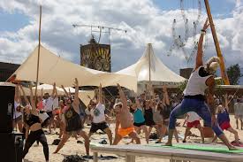 Line up the center of your right foot with the center of your right wrist. Yoga In Germany Wikipedia