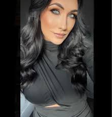 Looking for a singer available Sunday afternoon due to my artist having to  cancel for personal reasons. HU9 pub.