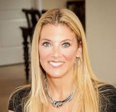 Amy Calderon's Instagram, Twitter & Facebook