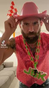 Day 59 (yesterday) & 60 of training until I sign my 1st pro 🏈 Or ⚽️  Contract❗️Yesterday I got some footwork (speed & technique) in. Some rest  days you just gotta have a little fun & not take yourself ...