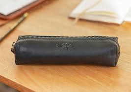 Penalhus "Addison" i ægte læder hos Gusti-Læder.dk