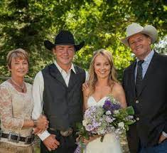 Amber marshall in an instagram selfie from july 2019 (amber marshall / instagram). Shawn Amy Turner With The Family Amber Marshall Wedding Heartland Cast Great Tv Shows