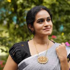 Gold Look Beaded Chain With Kemp Pendant