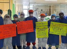 Sin las vacunas, las epidemias causadas por muchas enfermedades prevenibles podrían reaparecer y llevar a un aumento en el número de casos por enfermedad, discapacidad y muertes. Personal De Salud De Metepec Protesta Para Exigir Vacuna Contra Covid 19 Excelsior