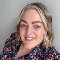 Leanne Bennett's Instagram, Twitter & Facebook