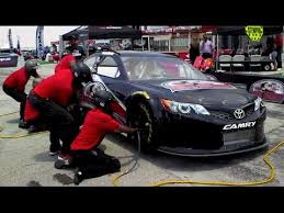 Former nascar / sprint d4d pit crew members tesfa lee and richard williams (class of 2009) in action during the daytona the 2013 nascar d4d pit crew combine at johnson c. Nascar Drive For Diversity Crew Member Development Program Youtube
