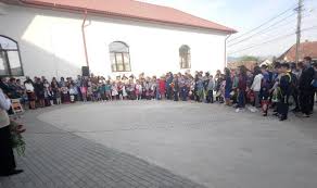 It has a population of 3,048 (as of 2011). Prima È™coalÄƒ Smart Din Mediul Rural 120 De Copii Din Ciugud Vor InvÄƒÈ›a In Clase Cu Iluminat Inteligent Hotnews Mobile