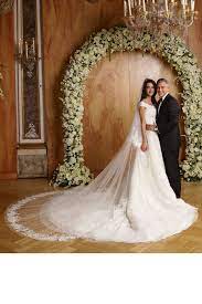 Neben den designern werden auch intime details. George And Amal Clooney Are Matchmakers Celebrity Wedding Dresses Most Beautiful Wedding Dresses Celebrity Weddings
