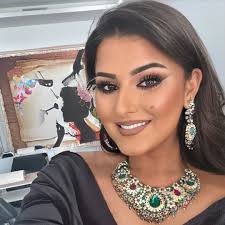 Pool with a view 🙌 🌎Dubai, United Arab Emirates 📸 Sam Kolder