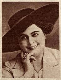 LAS OTRAS: Olympia D'Avigny (y II)