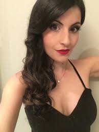 Red or black? #opera #singing #milan #teatrostrelher