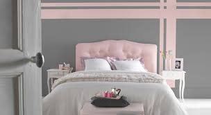 Deco Zoom Sur La Peinture Grise Boudoir Ecossais Castorama Deco Chambre Deco Chambre Rose Decoration Maison