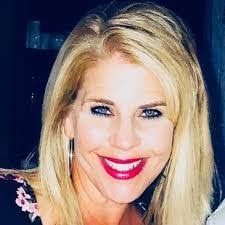 Kim Linker's Instagram, Twitter & Facebook