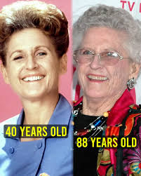 What comes to mind seeing Ann B. Davis from The Brady Bunch? Anyone old  enough to recall her from The Bob Cummings Show?? 🤔
