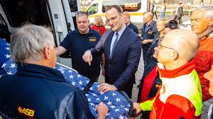 Nach medienberichten fühlte sich der minister in seiner schöneberger wohnung nicht. Jens Spahn Pa Twitter Noch Einmal Ans Meer Bei Der Hochzeit Der Enkelin Dabei Sein Die 1 200 Ehrenamtlichen Samariter Der Wunschewagen Erfullen Herzenswunsche Schwerkranker Menschen Die Letzte Phase Des Lebens Gehort