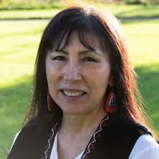 Julie Dye's Instagram, Twitter & Facebook