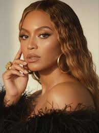 Beyoncé photographed by Warwick Saint for Honey Magazine, 2003 This  photoshoot was conceived as a double editorial featuring Beyoncé and Missy  Elliott. The images were photographed by Warwick Saint during a period