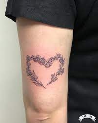 Flower wreath with heart shape. Heart Made Out Of Flowers More Cute And Floral Tattoos Are Always Welcome Yazzink Hearttattoo Floralhear Floral Tattoo Heart Tattoo Tattoos