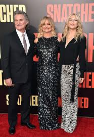 You know it was kind of cool, cuz i was back on set with my dad and it reminded me of being a little. Kurt Russell Goldie Hawn And Kate Hudson Have Fam Time At The Snatched L A Premiere Tom Lorenzo
