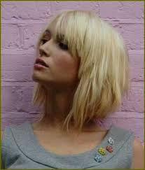 Bob Frisuren Tiered Medium Mit Pony Inspirierende Frisuren 2018 Frauen In 2020 Bob Frisur Frisuren Kurz Mit Pony Mittellange Haare Frisuren Einfach