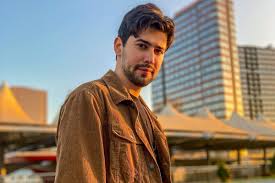 Şehinşah sevgilisi melis sektiriyor çekiminden görüntüler. Sehinsah Sevgilisi Kac Yasinda