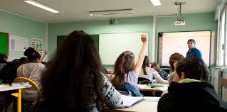 Parler Une Deuxieme Langue Changerait Notre Perception Du Monde Langue Maternelle Sciences Cognitives Les Determinants