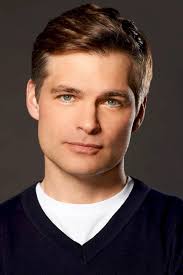 Daniel Cosgrove : sa biographie, filmographie, et quelques photos