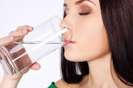 افضل طريقة للتخسيس الماء الدافئ أم البارد مجلة الجميلة