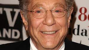 In a long and varied career, he won acclaim opposite elizabeth taylor and richard burton in who's afraid of virginia woolf george segal, whose long career began in serious drama but who became one of america's most reliable and familiar comic actors, first in the movies. Mauvxzbx17sdm