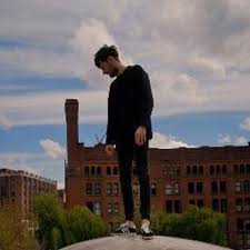 Lewis Holgate (@tellusawt)