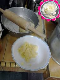 Suami cik tom cakap patut tak nampak cheese tu kat tepi roti. Sempoi Resepi Roti Nan Cheese